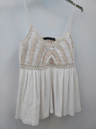 Top Zara Crochet Beige y Blanco Talla S