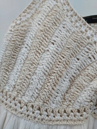 Top Zara Crochet Beige y Blanco Talla S