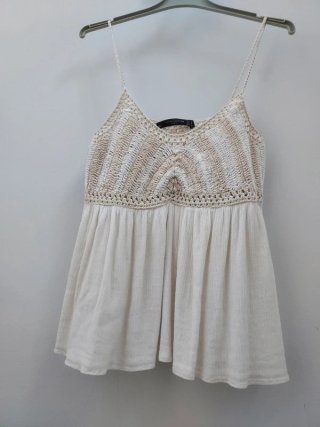 Top Zara Crochet Beige y Blanco Talla S