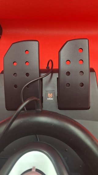 Volante KROM K-DRIVER con pedales 3646