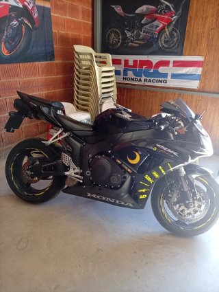 Honda CBR 1000rr Negra Deportiva