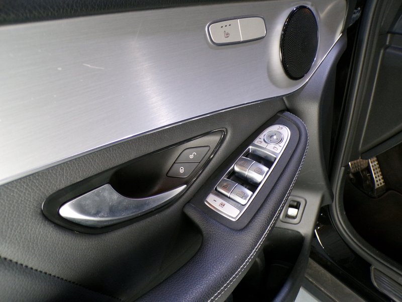 Mercedes-Benz GLC 2021, foto 32
