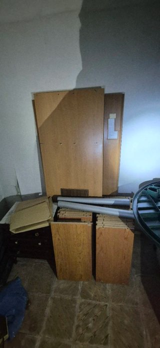 Material de oficina: mesas, sillas y más