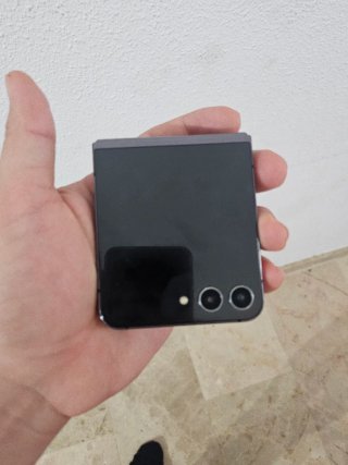 Samsung Z Flip 5