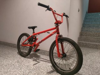 Bicicleta BMX Roja