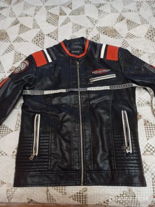 Cazadora de chico Biker Negra estilo motero.