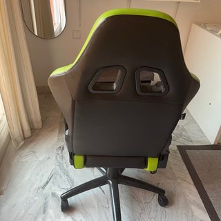 Silla gaming Newskill negra y verde