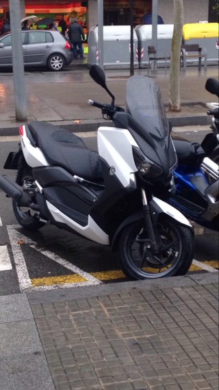 Yamaha X-Max 250 Maxi Scooter
