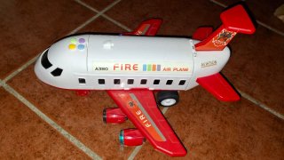 Avión de juguete convertible