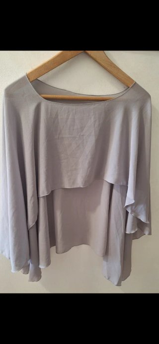 Capa gris para vestido