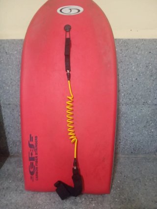 Bodyboard Genesis Amarillo con Aletas