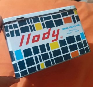 Caja metálica vintage Ilody