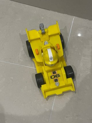 Coche Paw Patrol y figura Rubble