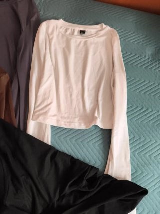4 Camisetas Básicas Manga Larga Talla M
