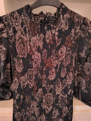 Vestido Zara floral negro y marrón
