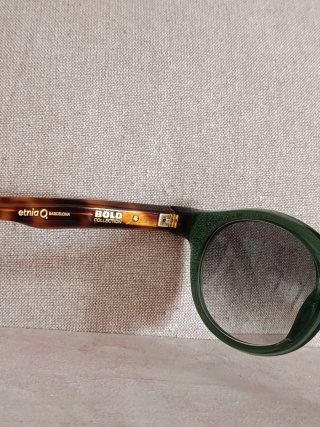 Gafas de sol montura verde y tortuga