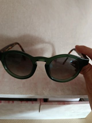 Gafas de sol montura verde y tortuga