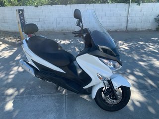 Suzuki Burgman 200 Blanca