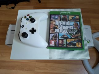 Xbox One + GTA V