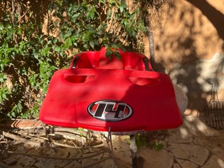 Trineo de plástico rojo dos plazas