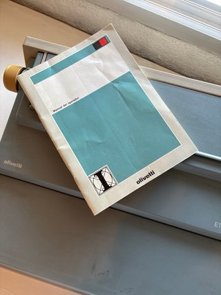 Máquina de escribir Olivetti ET personal 55