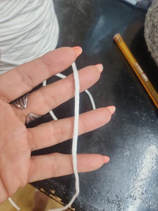 Rollo de cinta blanca