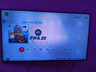 Nintendo Switch V2 + Super Mario 3d World