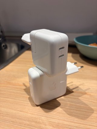 2 Cargadores Apple 65W y 35W