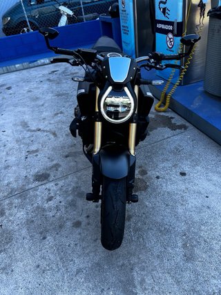 Honda CB650R Negra 2025 PRECIO NEGOCIABLE
