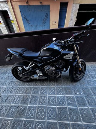 Honda CB650R Negra 2025 PRECIO NEGOCIABLE