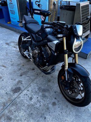 Honda CB650R Negra 2025 PRECIO NEGOCIABLE