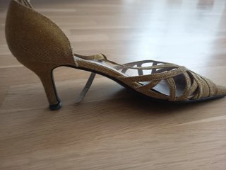 Zapatos de tacón Lala Calzado talla 40 dorados