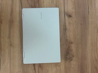 Ordenador portátil Samsung Plata