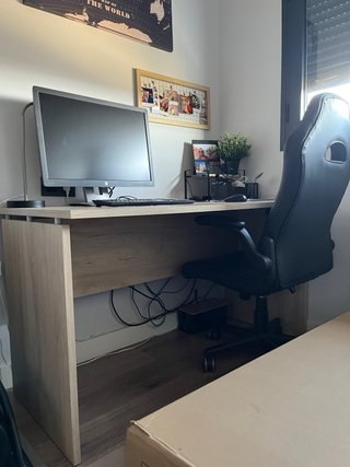 Escritorio madera claro buen estado
