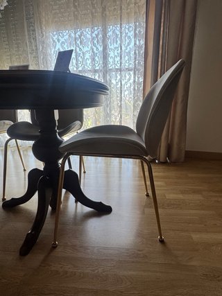 Sillas Terciopelo Beige Patas Doradas
