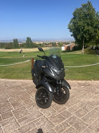 Yamaha Tricity 300 Gris