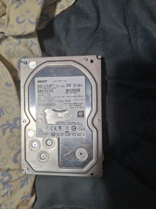 Disco Duro Interno HGST 4TB