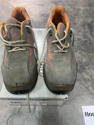 Botas de trabajo seguridad grises y naranjas