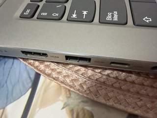 Lenovo Yoga Intel i3 8GB RAM 1TB
