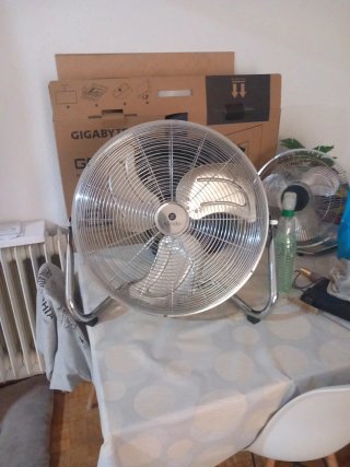 Ventilador Kinda Metálico Plateado