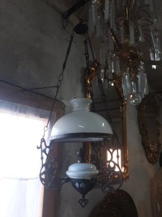 Antigua lámpara quinqué Modernista