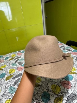 Sombrero elegante niña marrón de fieltro