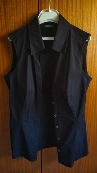 Camisa sin mangas United Colors of Benetton negra