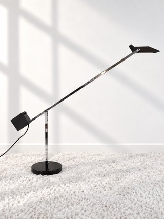 LÁMPARA DE MESA FASE. MODELO CISNE. 80s