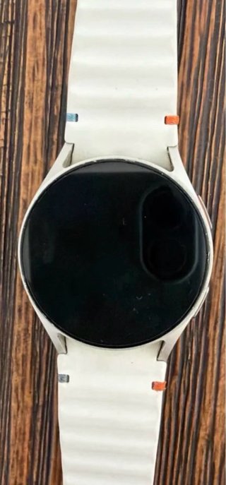 Samsung Galaxy Watch 7 BT 40 mm color blanco.