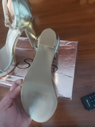 Zapatos de fiesta dorados Simmis