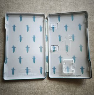 Caja Metálica Pokémon Espada Switch