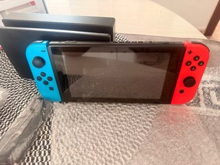 Nintendo Switch Azul y Rojo