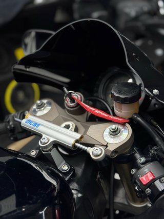 Kawasaki ninja ZX10R Negra