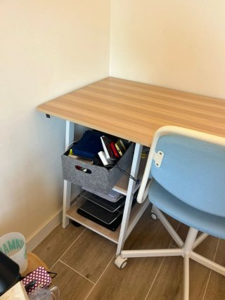 Escritorio y silla de estudio